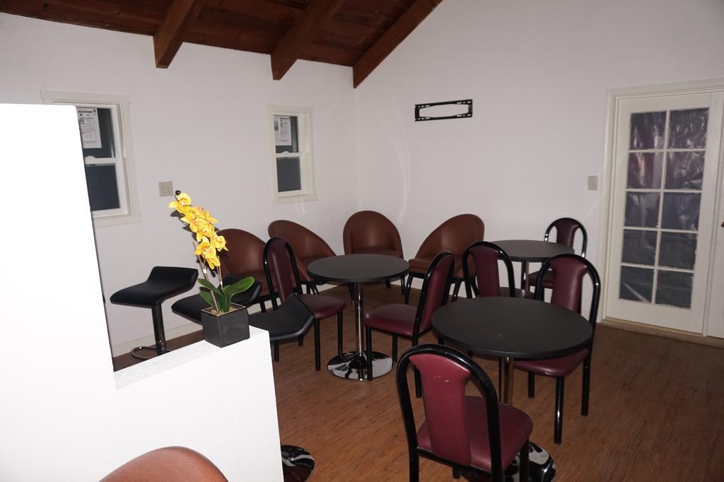 Eagle Crater Lake Inn チェモー エクステリア 写真