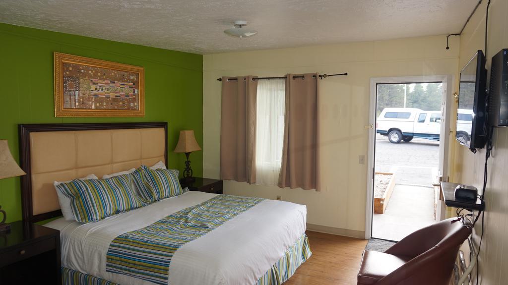 Eagle Crater Lake Inn チェモー エクステリア 写真
