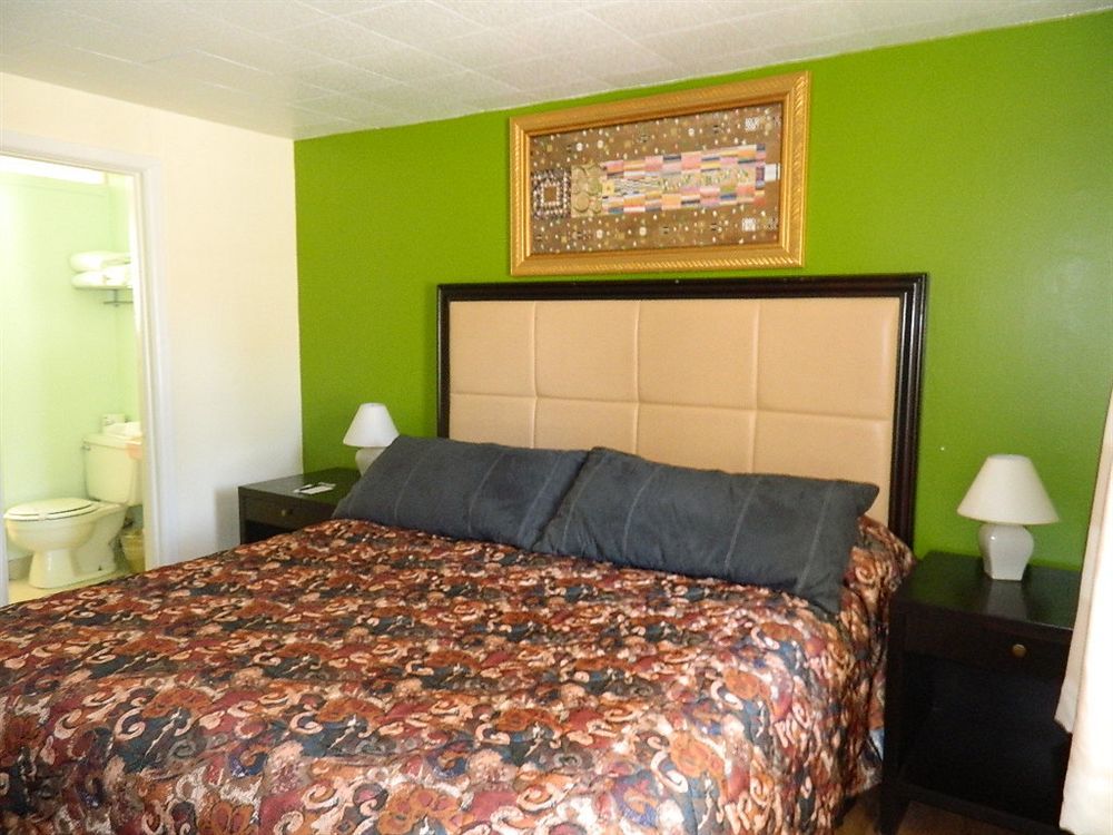Eagle Crater Lake Inn チェモー エクステリア 写真