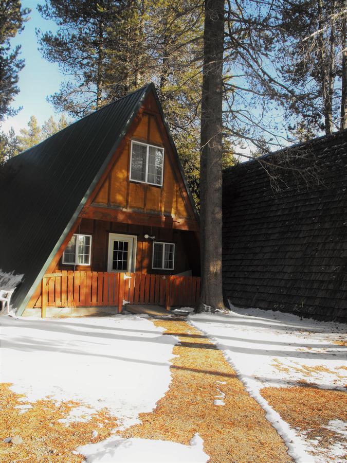 Eagle Crater Lake Inn チェモー エクステリア 写真
