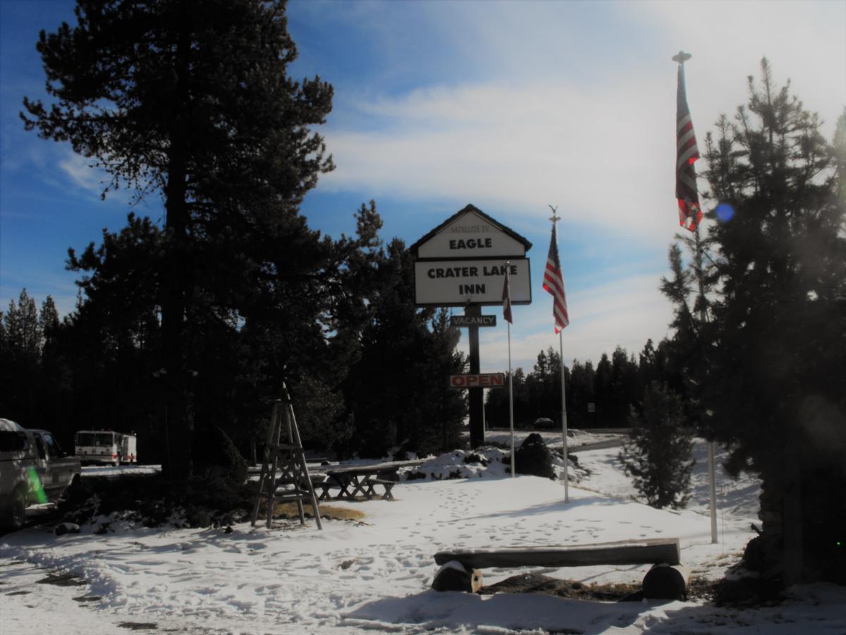 Eagle Crater Lake Inn チェモー エクステリア 写真