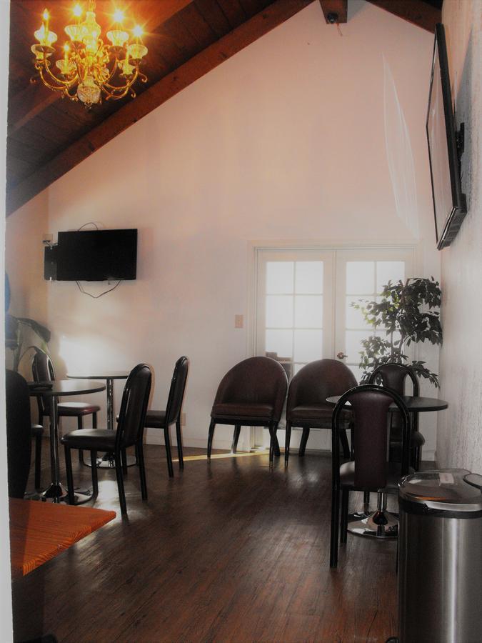 Eagle Crater Lake Inn チェモー エクステリア 写真