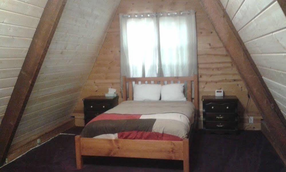 Eagle Crater Lake Inn チェモー エクステリア 写真